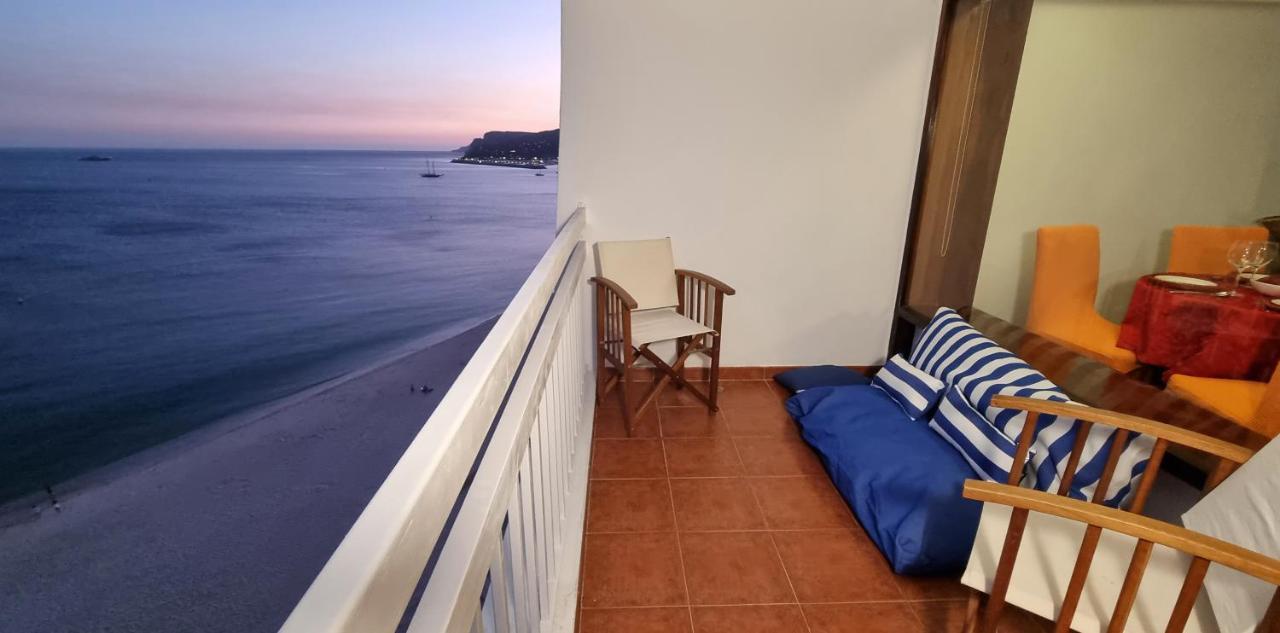 Sesimbra Sun&Sea - Beachfront Apartment! Bagian luar foto