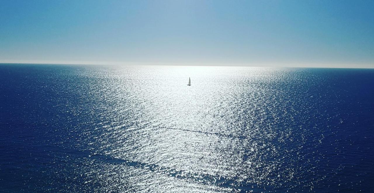 Sesimbra Sun&Sea - Beachfront Apartment! Bagian luar foto
